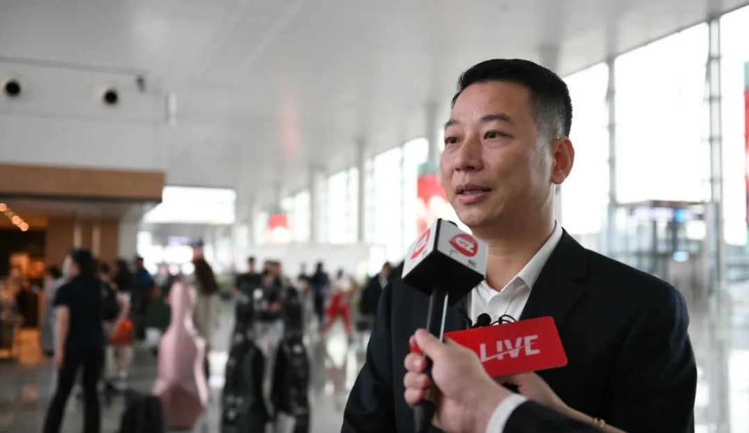 候机时光新体验！广州交响乐团“非凡大提琴”快闪白云机场T2