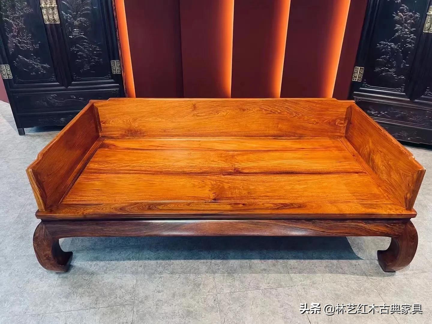 十八世纪黄花梨独板围子床图片,三围罗汉床黄花梨