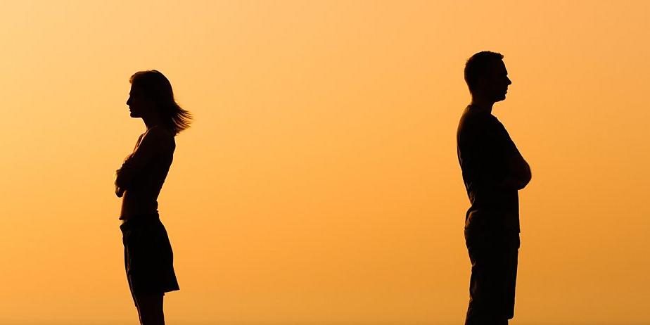 50岁大爷与小女友交往,多次被下药,事后:求放过,实在受不了。