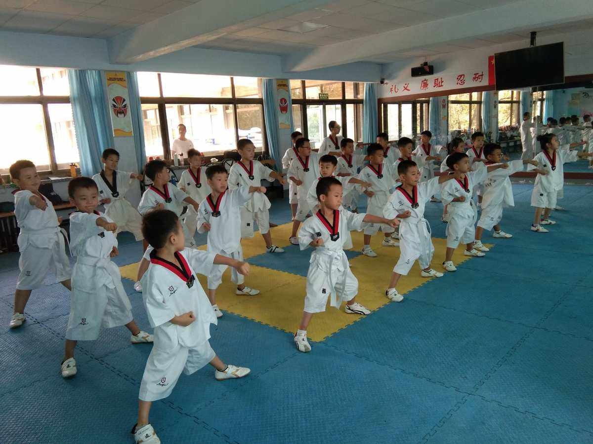 10年暴增66倍，1114万人报考，已成无用证书的教资，为何还那么火