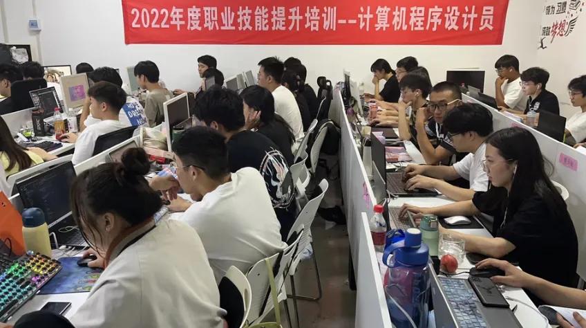 郑州市智游职业培训学校,郑州智游it培训