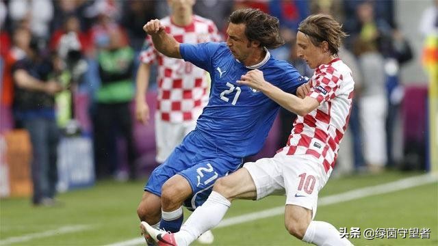 “化腐朽为神奇”的中场大师！他的足坛历史地位比莫德里奇更高？