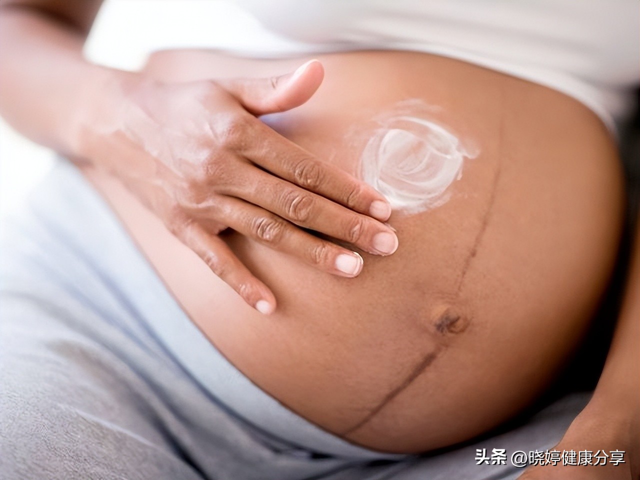 怀孕腋窝变黑还有点痒,怀孕后腋下皮肤到胸部变黑