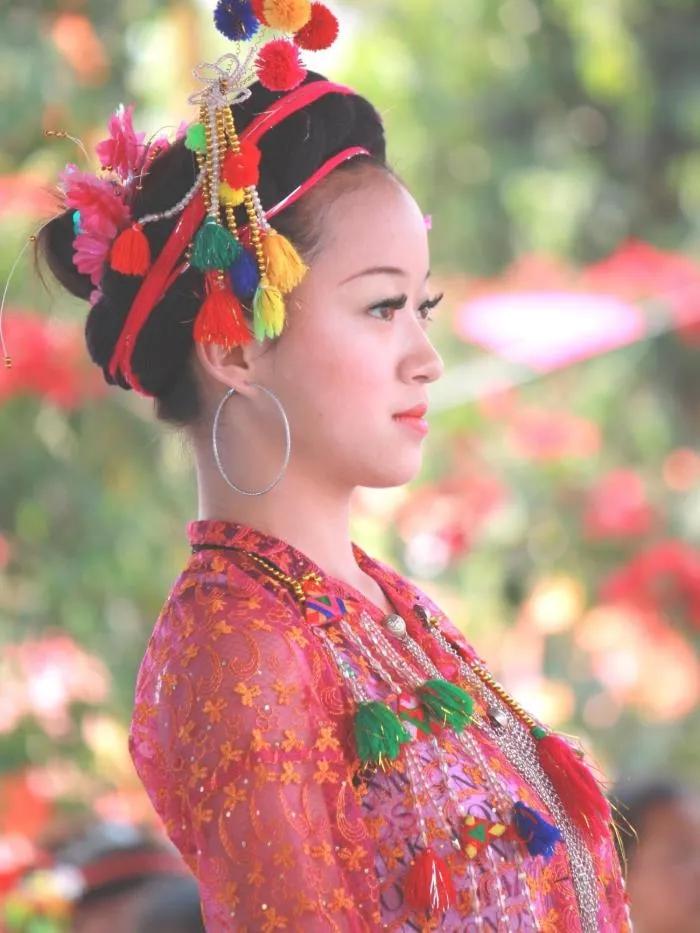 阿昌族的生活常识,阿昌族四大名刀之一户撒刀