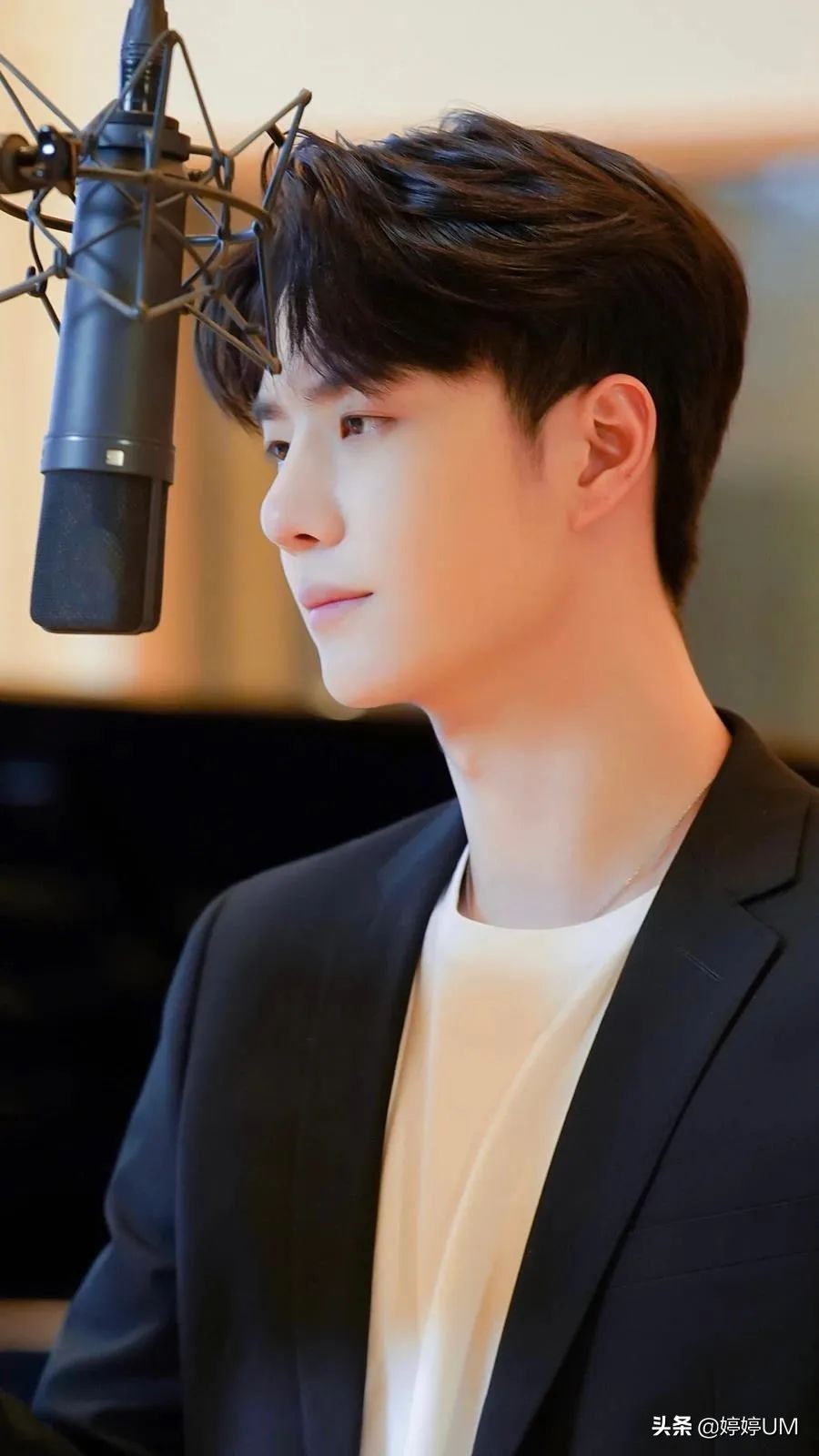 王一博2021壁纸超清全面屏,王一博赵丽颖高清壁纸图片无水印