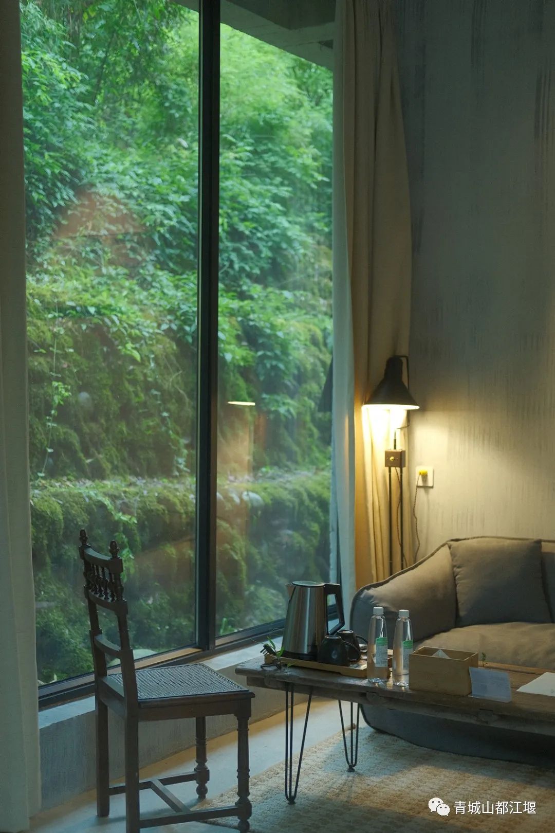 好评率99%！这个深得“特种兵”们青睐的小镇，深山觅静寺、秘境探幽意，私藏了整个夏日的色彩～