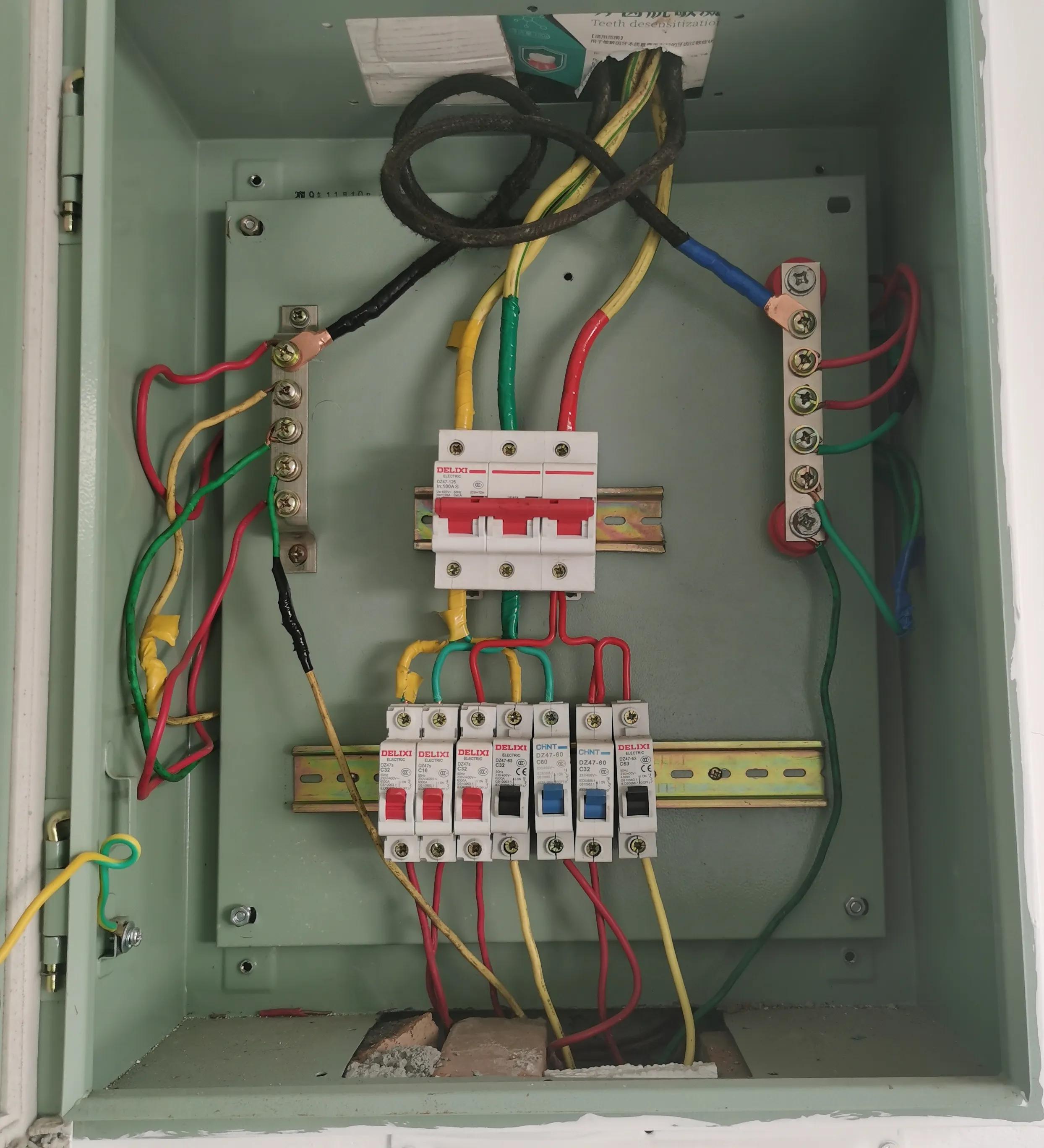 三个断路器在一个配电柜怎么配线,10kv断路器控制回路图纸详细分析