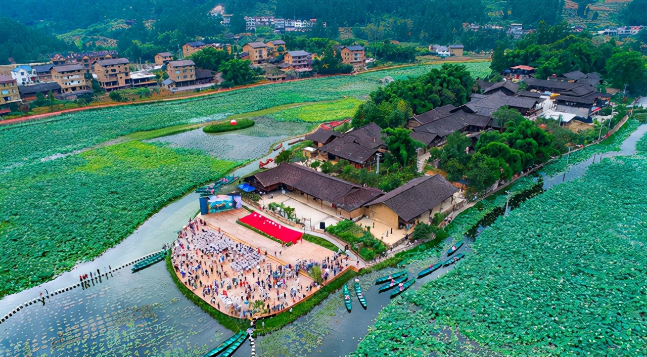 武隆仙女山和芙蓉洞哪个值得去,武隆仙女山一日游最佳景点