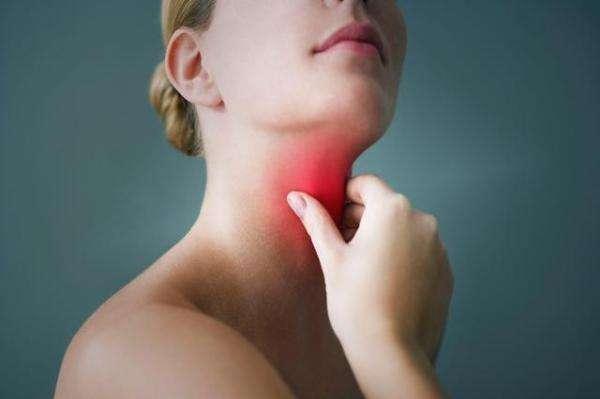 颈部两侧疼痛喉咙反复发炎,喉咙发炎什么症状说明快好了