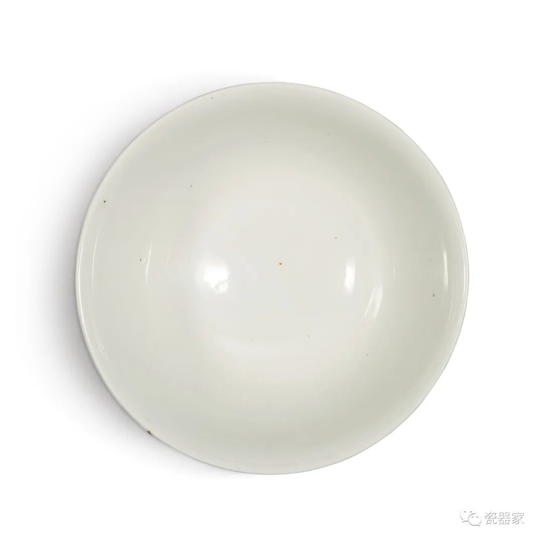 苏富比瓷器秋拍 (苏富比19年香港瓷器春拍)