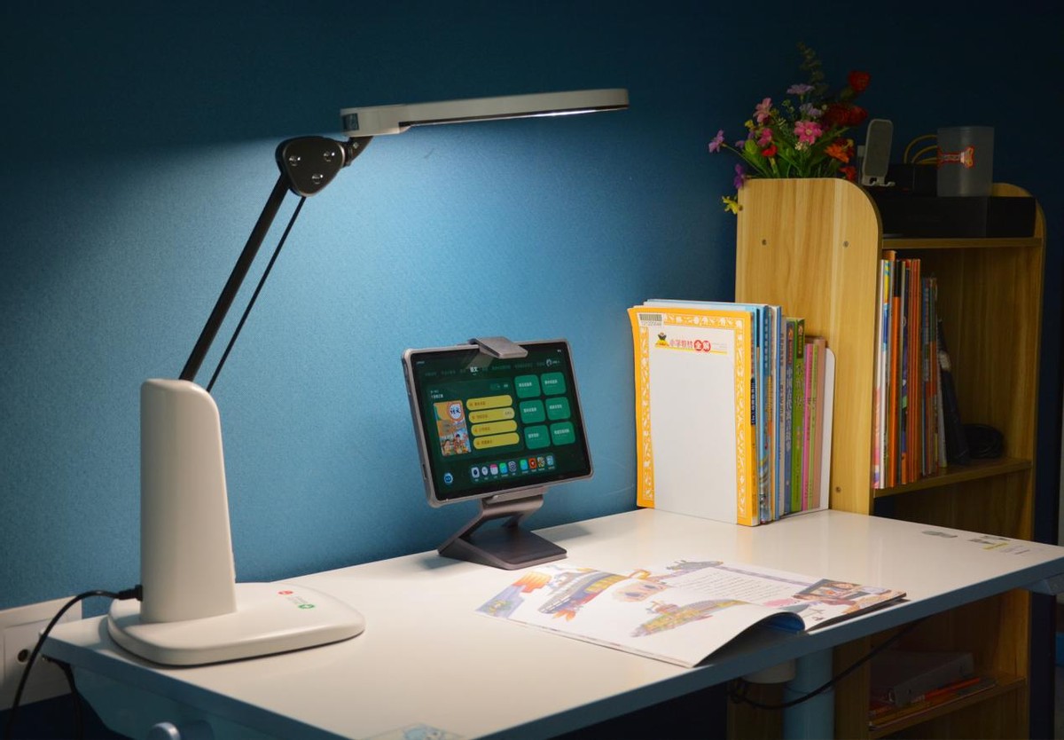 加NIR红光技术，两千多入手爱德华医生天使之光2润眼灯，值吗？