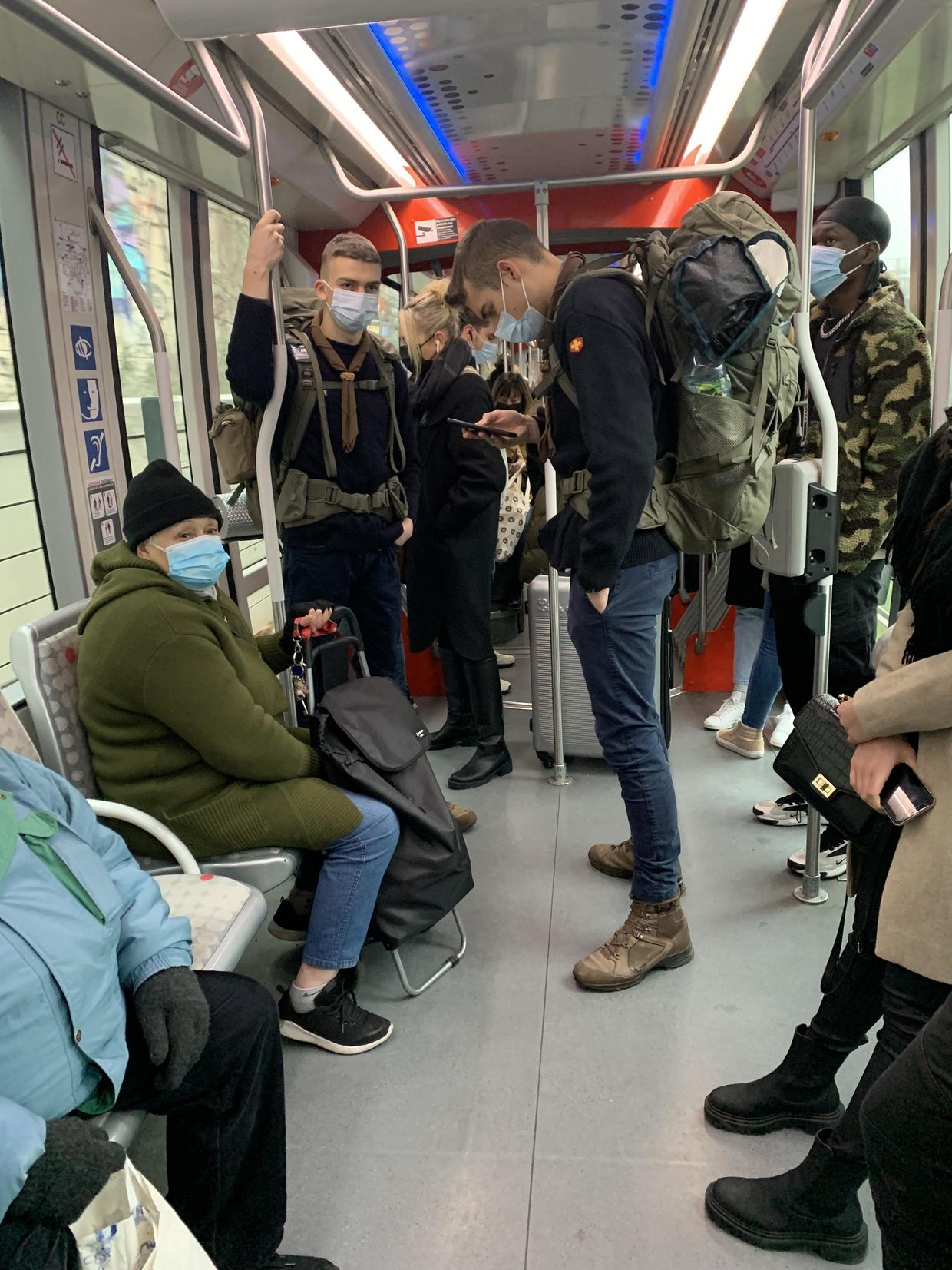 斯巴达和雅典的文化特征有何区别,斯巴达和希腊人什么关系