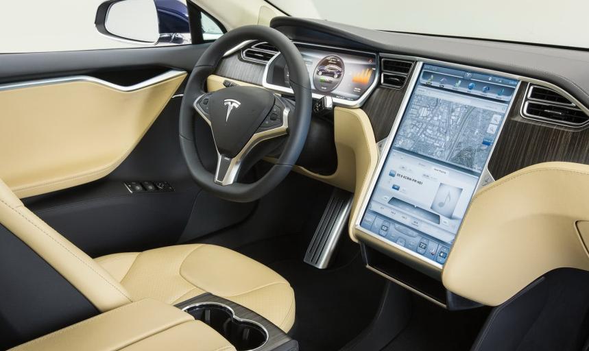 车载大屏简史：恒驰5三联屏凭啥媲美百万奔驰EQS？