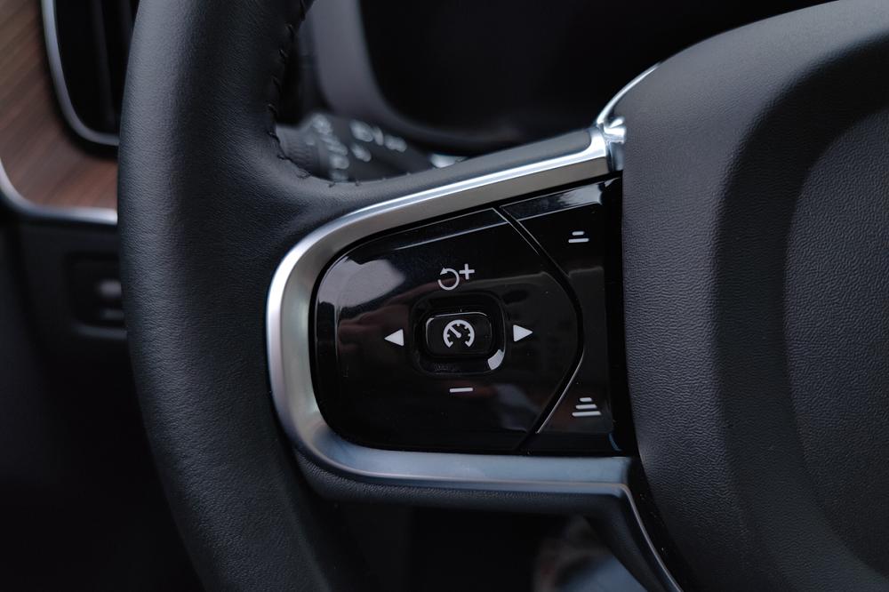 沃尔沃v60旅行车和xc60,新款沃尔沃xc60用车体验