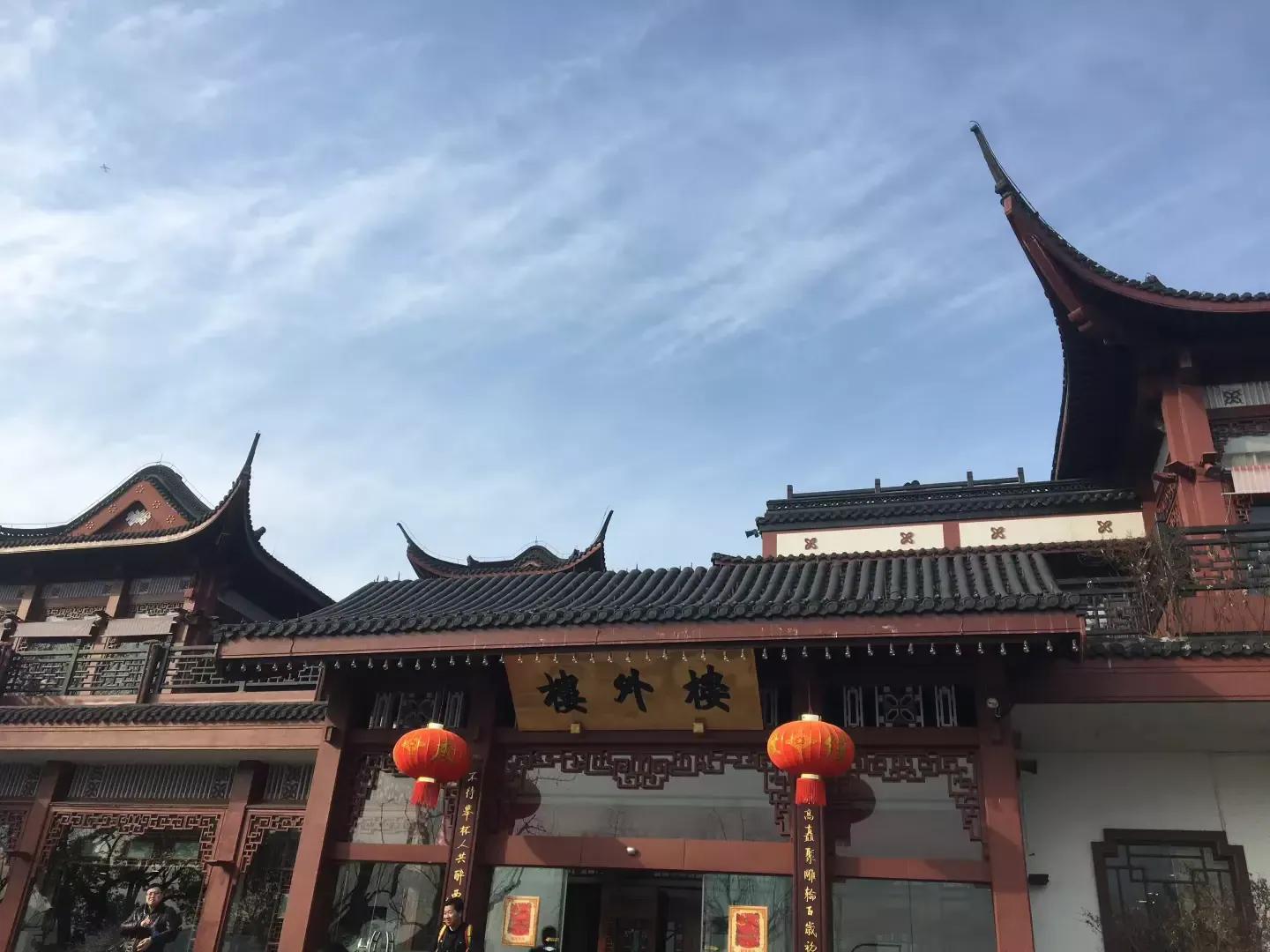 杭州西湖到底有什么玩的,来杭州很多年西湖也没去过