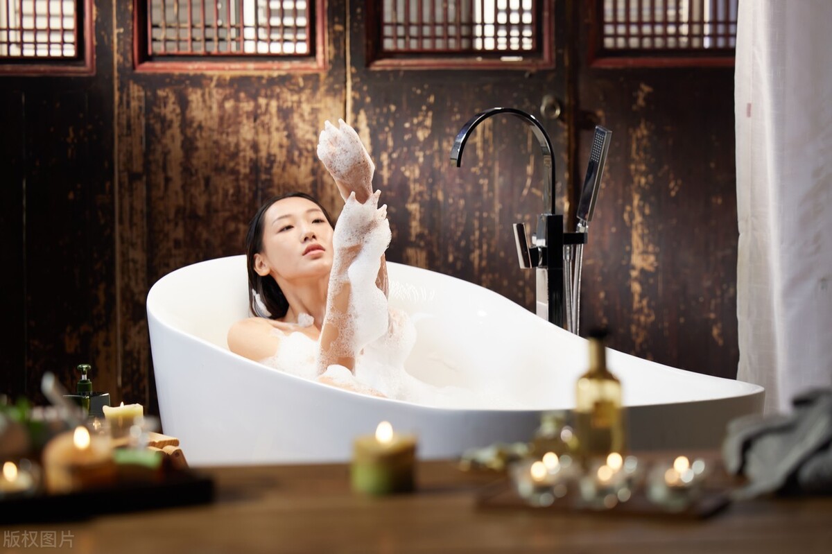 男性5个行为特别伤肝,男人的三个不当行为