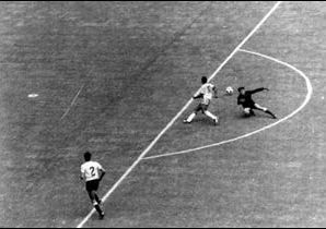 球王贝利巴西足球传奇,世界公认的三位球王