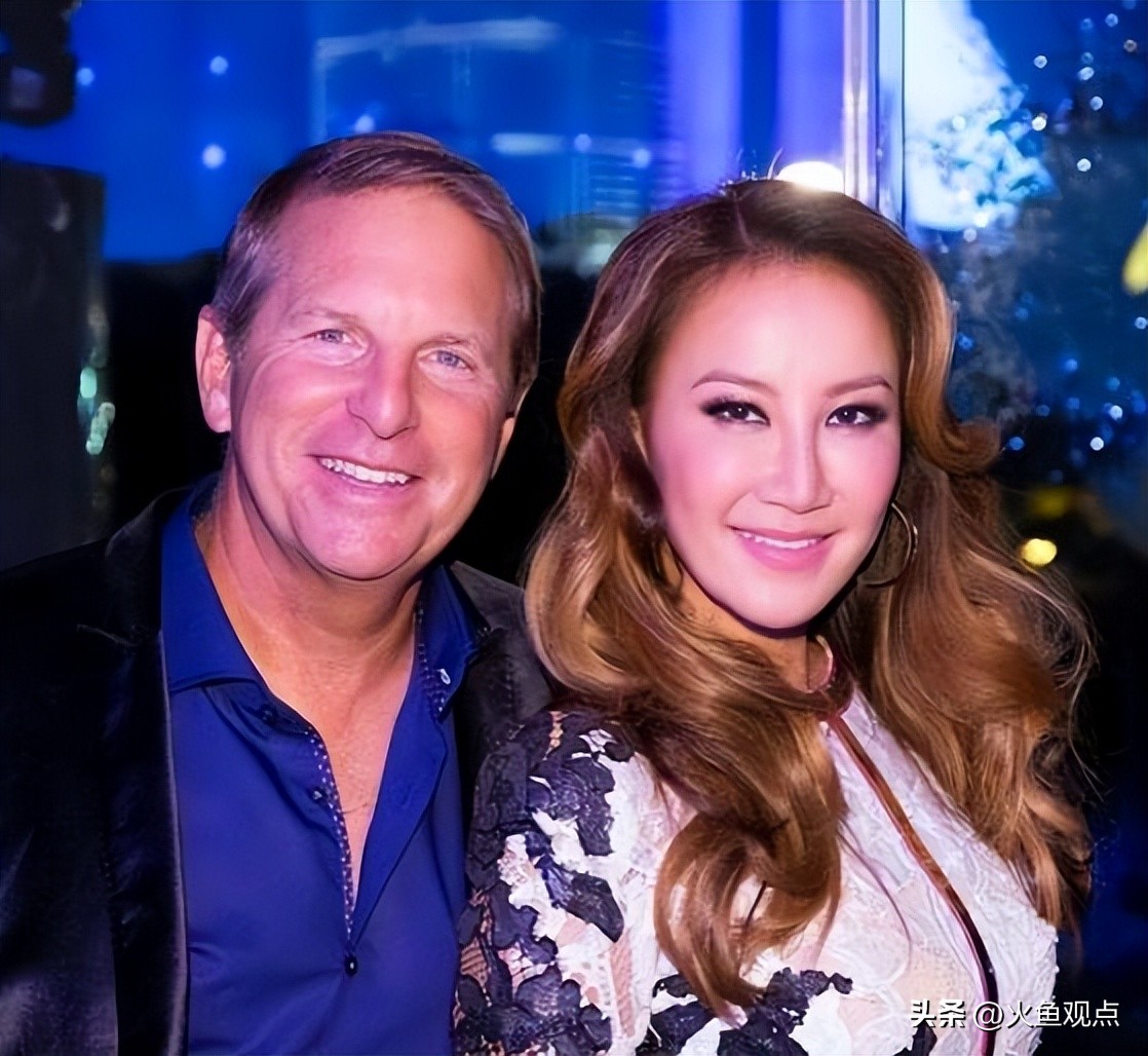 李玟因为被了解是幸福的,李玟笑容背后藏着无奈与心酸