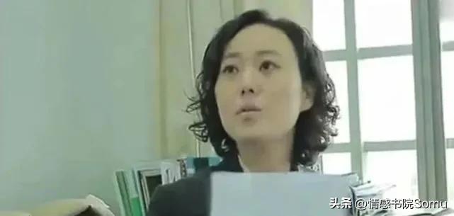 女贪官金英丽，抛弃男友，邂逅两位富商和男宠，最终被打回原形。