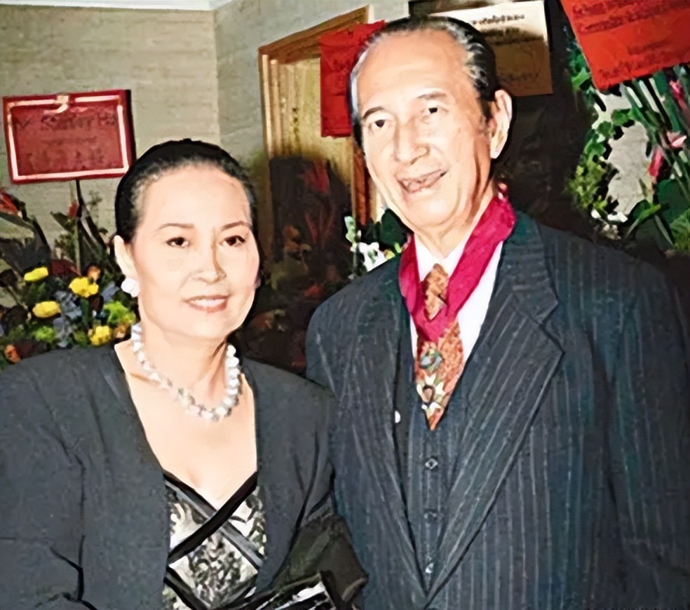 赌王三太和四太翡翠项链对比,赌王三太戴过的钻戒