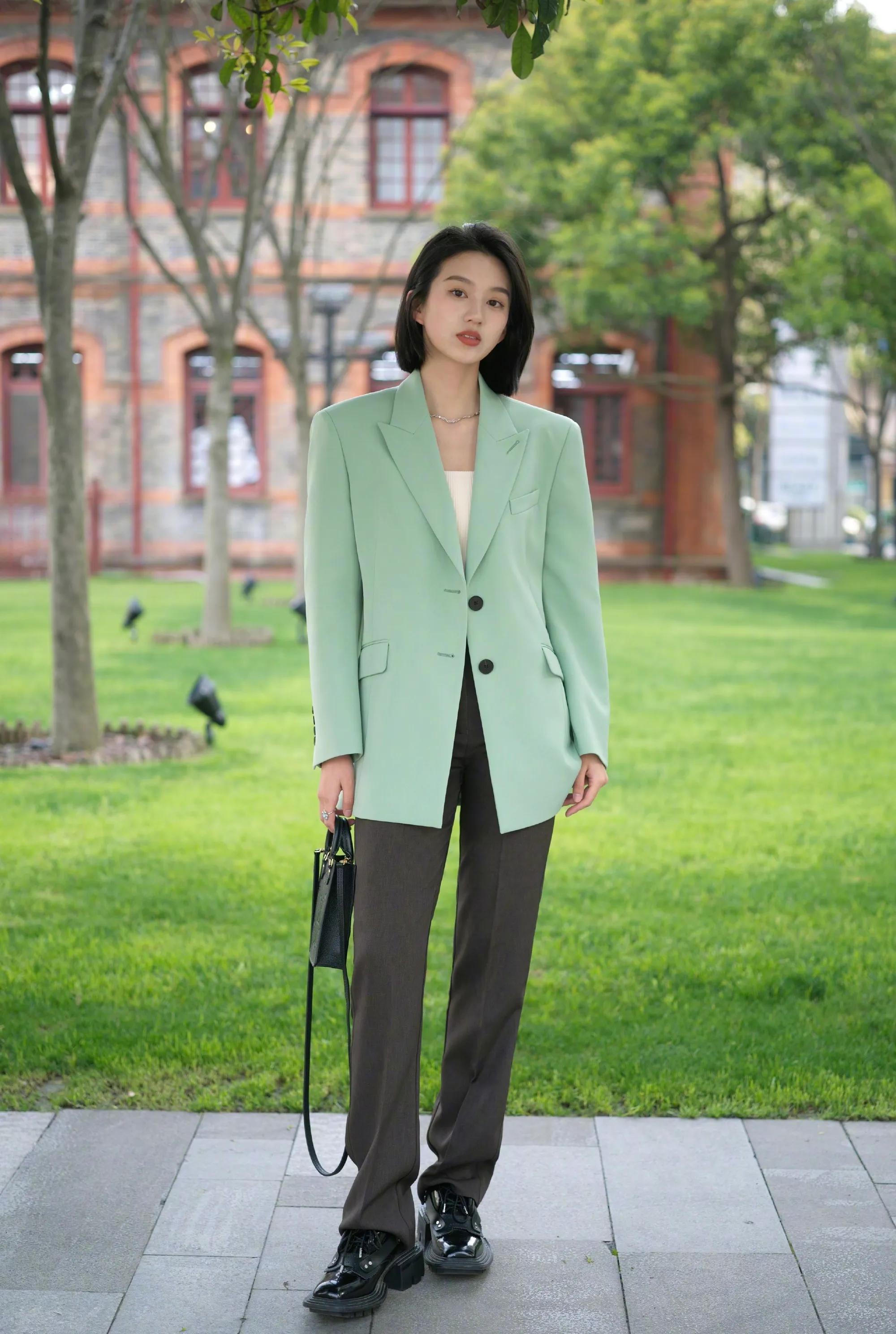 lv迷你tote包价格,戈雅tote包中号蓝色