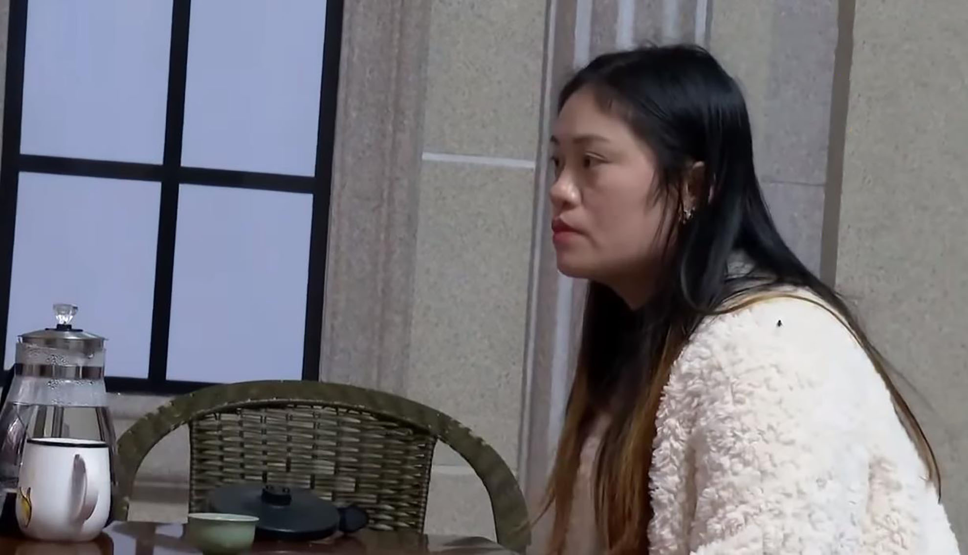 丈夫投资失败妻子摆摊还债,丈夫向妻子娘家借钱创业