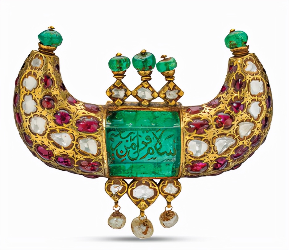 这颗生于东方，在法兰西结果的红莓，“果农”竟是卡地亚？