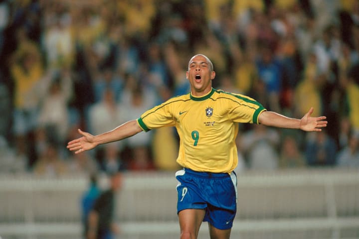 外星人罗纳尔多踢的世界杯的首发,外星人罗纳尔多巴塞罗那