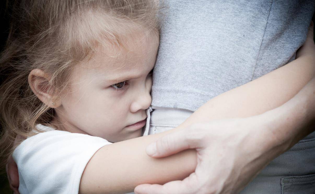 从“见人就躲”到“社交达人”,针对高敏感孩子,只需做好3件事