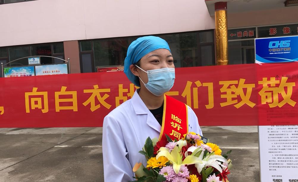 甘于奉献大爱无疆演讲,甘于奉献大爱无疆手抄报