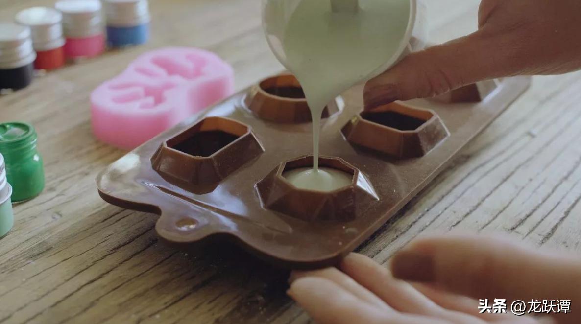 如何分析EPDM对VMQ硅橡胶泡沫发泡行为及力学性能的影响？