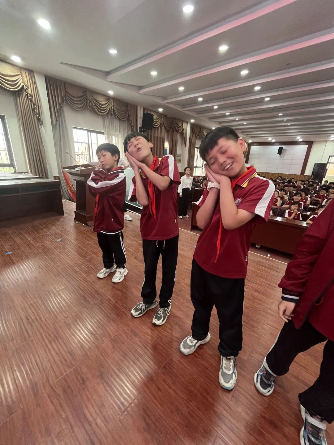 你来比划，我来猜——商丘市睢阳区汉梁小学语文学科活动