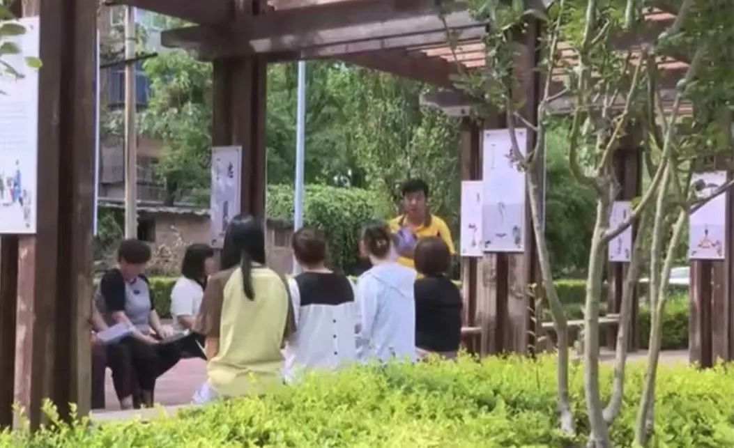 你想要的这里都有😇,你想要的这里都有英语怎么说