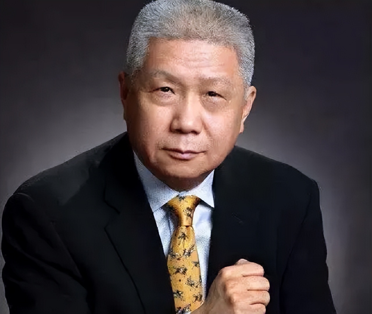 花2万伪造金缕玉衣专家称价值24亿,伪造的金缕玉衣从银行骗贷67亿