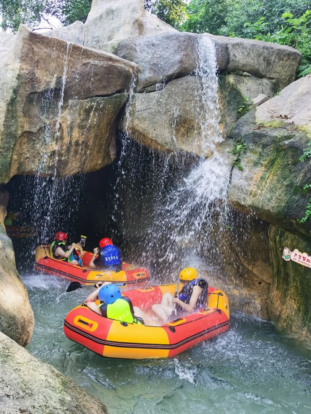 峨眉山毕业旅行主题,大学生独游峨眉山