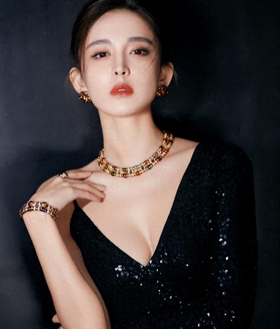 低腰超短装上衣,女低腰裤短上衣