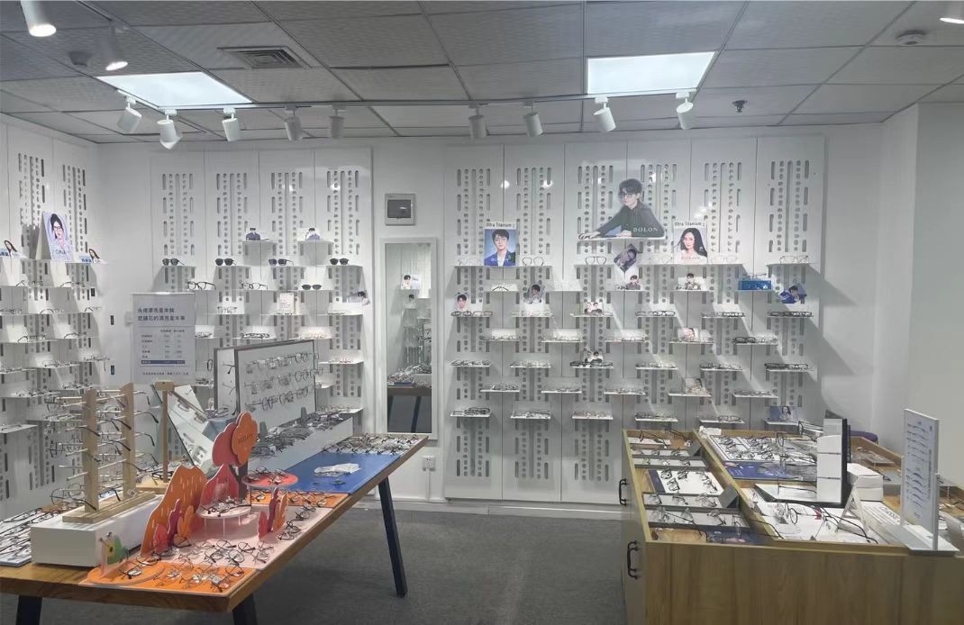 到重庆哪个眼镜店配镜才放心,重庆配近视眼镜哪里最好