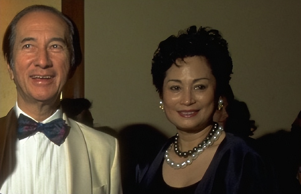 赌王三太和四太翡翠项链对比,赌王三太戴过的钻戒