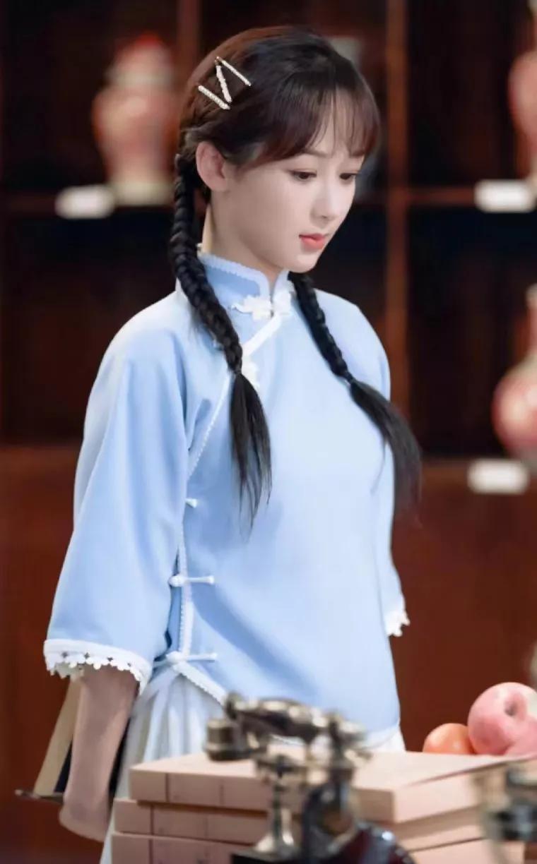 杨紫很民国风的照片动图,淑女风杨紫美图