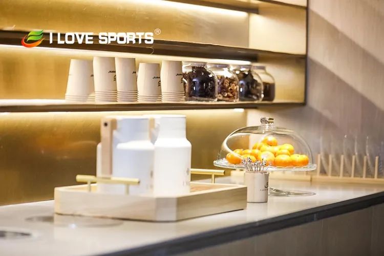 我爱运动金爵汇商鼎路店荣耀崭现，倾城共享