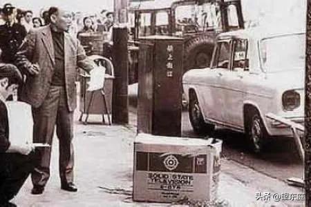 香港16岁少女傍晚借了一个电话消失，第二天发现装在路边的纸箱里