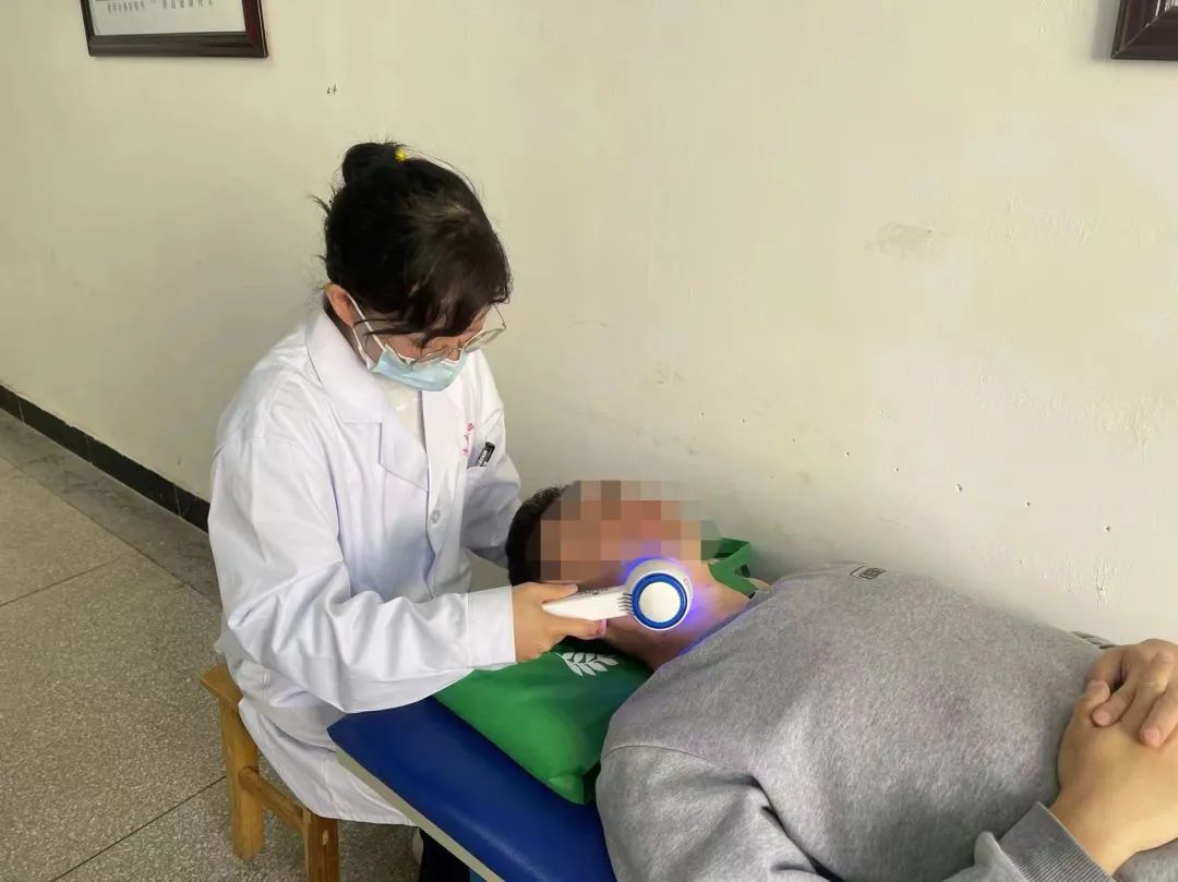 【2022支农报道19】甘肃宝石花医院支农帮扶队在漳县人民医院开展第五届“中国*疮痤**周”义诊活动