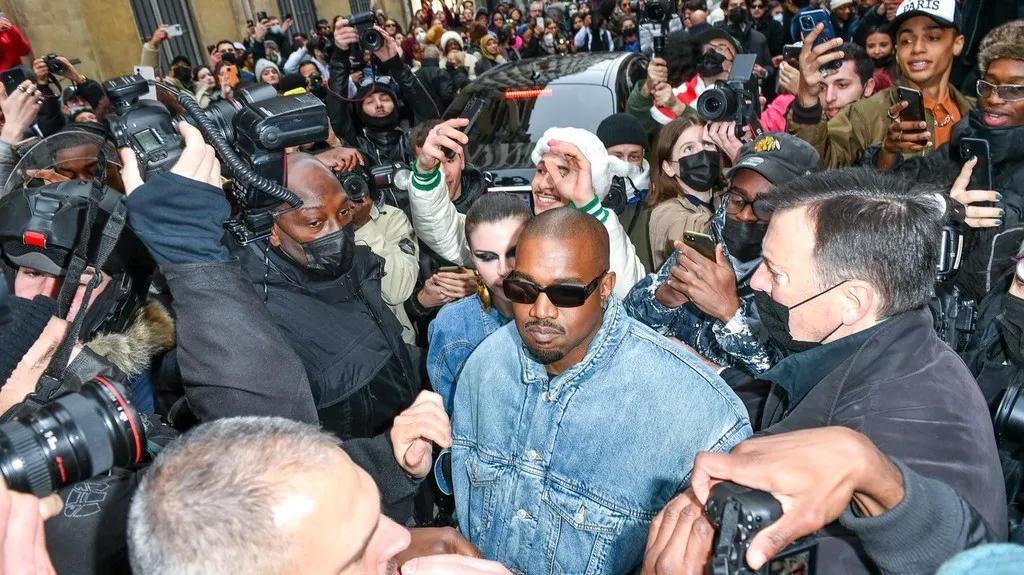 从里原宿走向巴黎，Nigo交上KENZO首份答卷