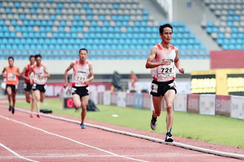 昔日千万富翁今日沦落街头,昔日百万富翁如今落魄