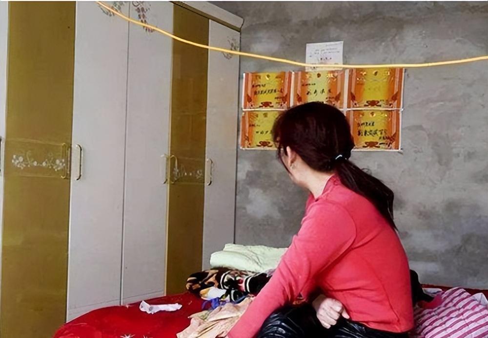 “*爱性**陷阱：丈夫、发小、我，三人*欲情**纠葛”