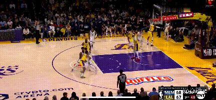 众人评价詹姆斯关键绝平2分,詹姆斯绝平三分踩线引争议