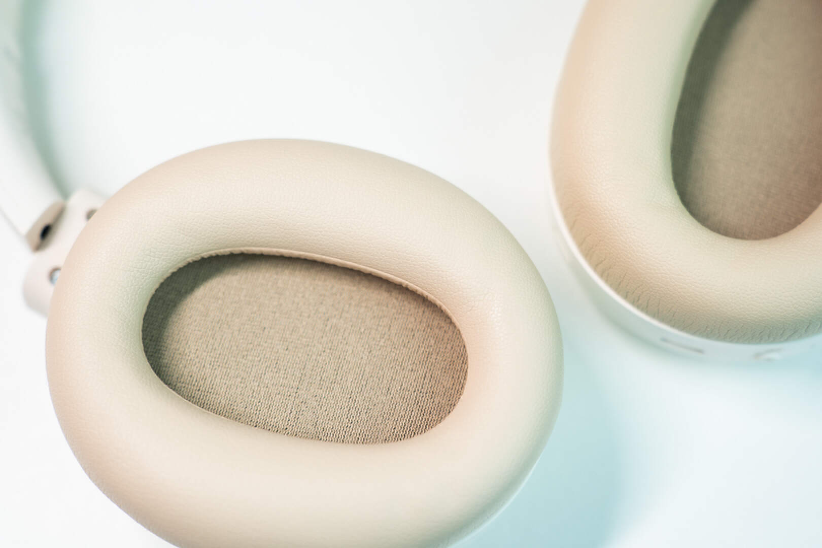 菜场秒变图书馆，这波操作泰裤辣！漫步者降噪耳机值得夸