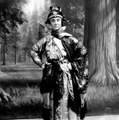 六小龄童哭灵,六小龄童送别大师兄