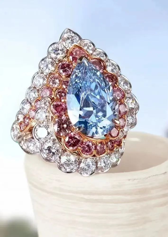 007邦女郎的硬核标配?英伦大牌DavidMorris的传奇可不止这些!