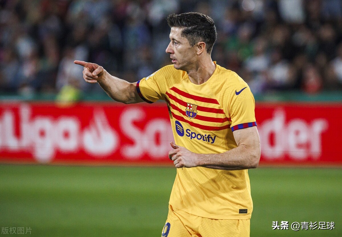 法甲巴黎圣日耳曼梅西被嘘,巴黎球迷高喊梅西进球